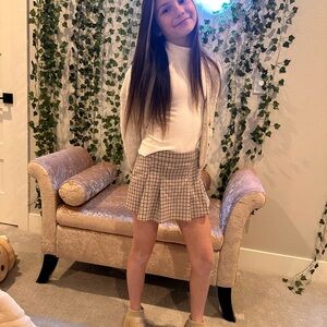 Abercrombie Kids White turtle neck  Comfortable Fit plaid skirt.
